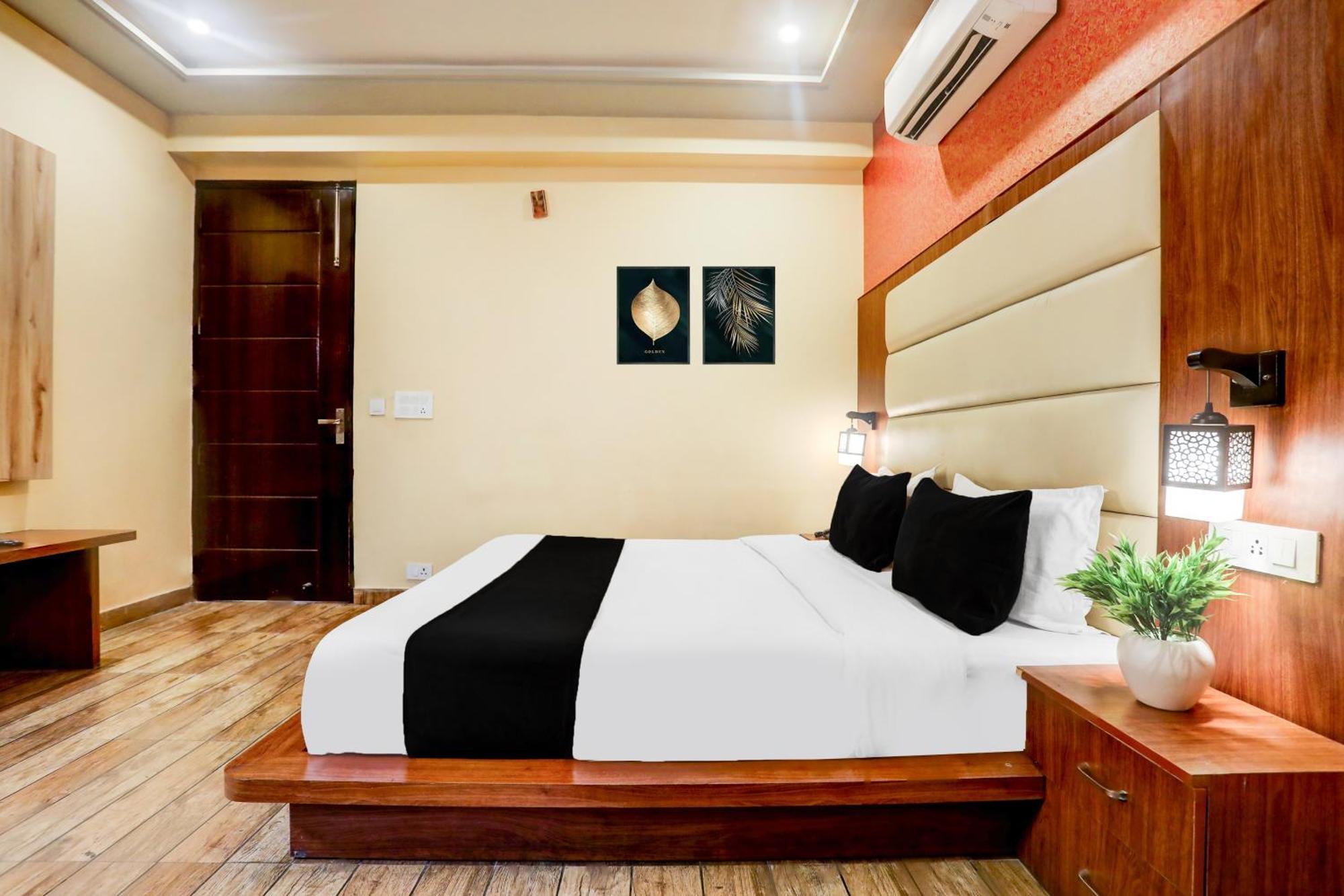 Hotel Super Townhouse Oak Pacify Hills Rājpur Exterior foto